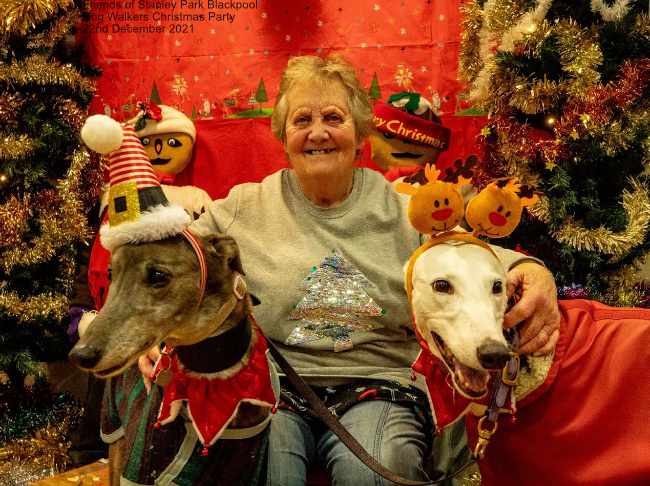 Friends of Stanley Park Blackpool Dog Walkers Christmas Party 22nd December 2021   Photos by Elizabeth Gomm