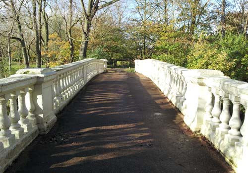 Stanley Park bridge between the lakes